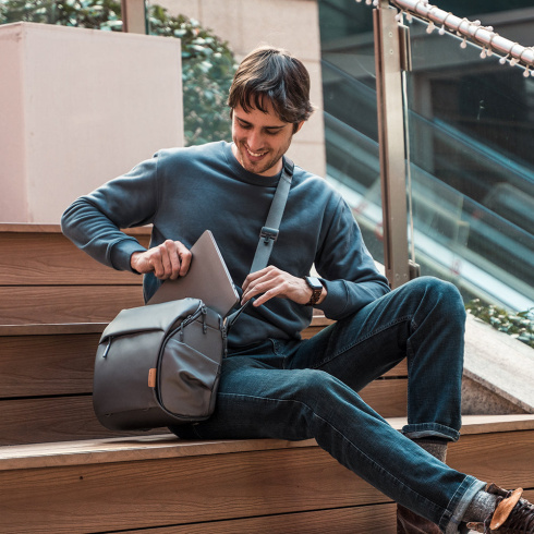 Сумка PGYTECH OneGo Shoulder Bag 10L Shell Grey фото 2