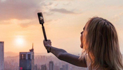 Монопод Insta360 Invisible Selfie Stick One R фото 3
